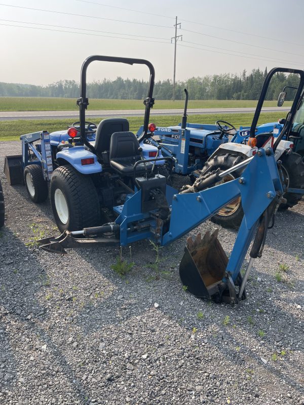 New Holland TC33 Tractor & backhoe - Image 6