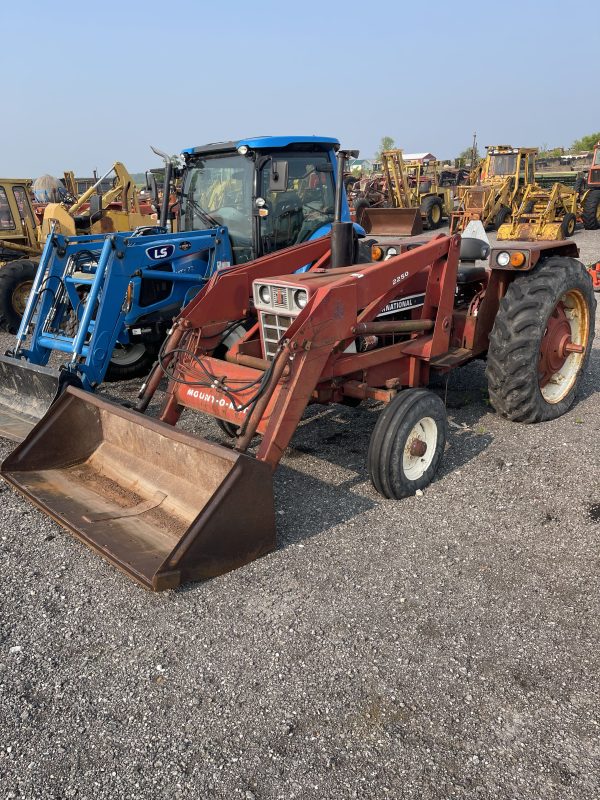 International 584 Tractor with loader