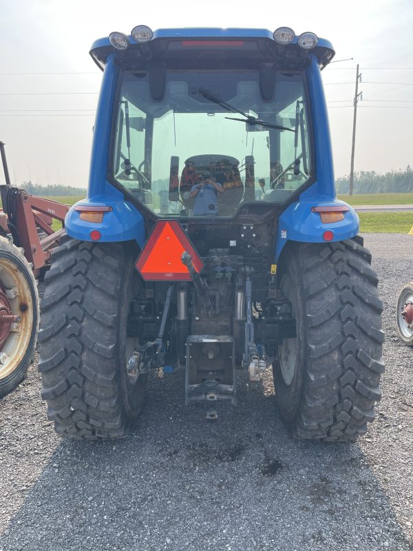 LS MT573 Power Shuttle Tractor - Image 5