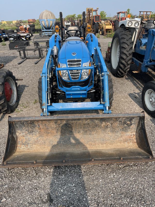 LS XR4155 Tractor - Image 4