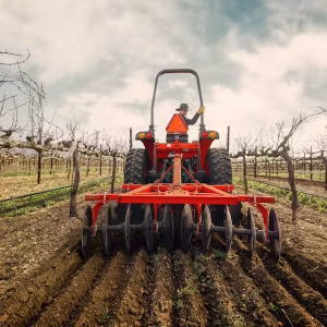 3-KIO_TRACTOR_NS-5310SEH-R14_HARROW_494-1